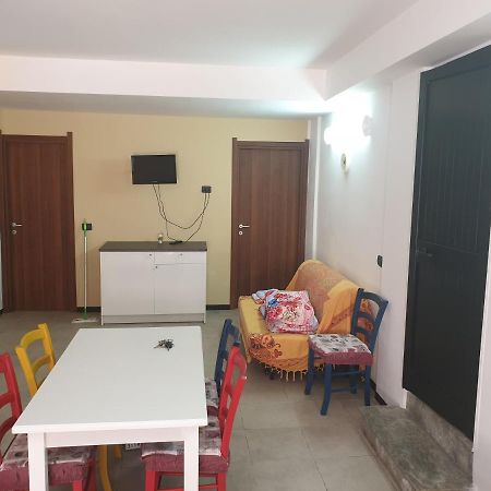 Holiday House Villa อาโวลา ภายนอก รูปภาพ
